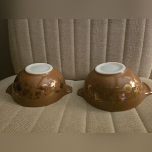 Two Vintage Pyrex Cinderella Americana Mixing Bowl 1 1/2 Quart Brown Gold